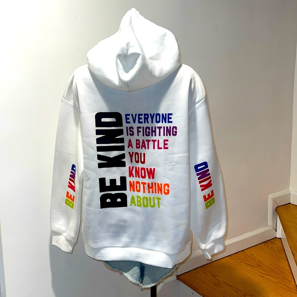 NWOT GRAPHIC HOODIE SWEATSHIRT